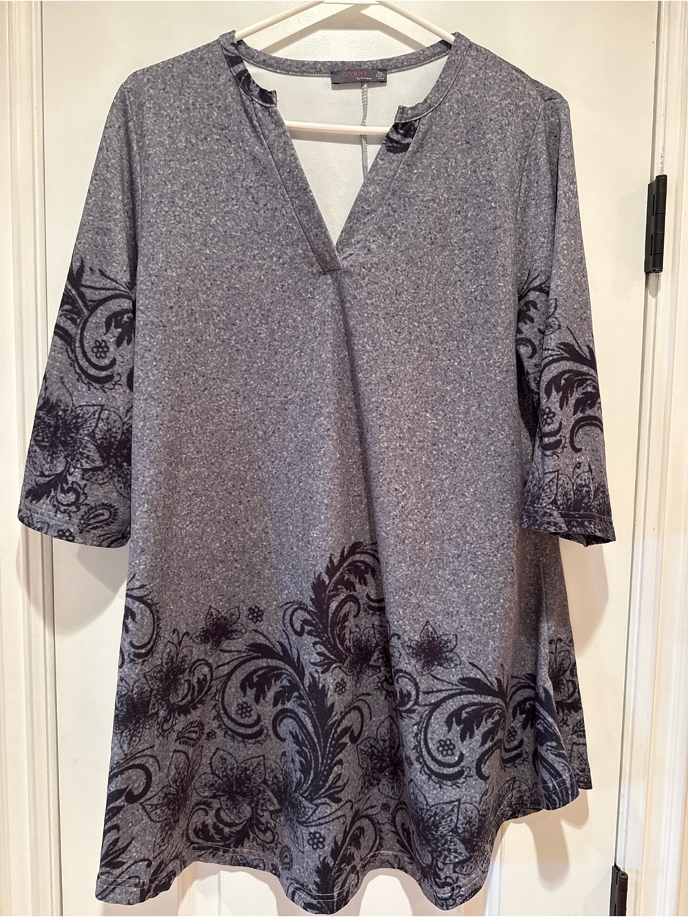 Azalea Gray Floral Tunic Top XL Soft Stretch Boho 3/4 Sleeve